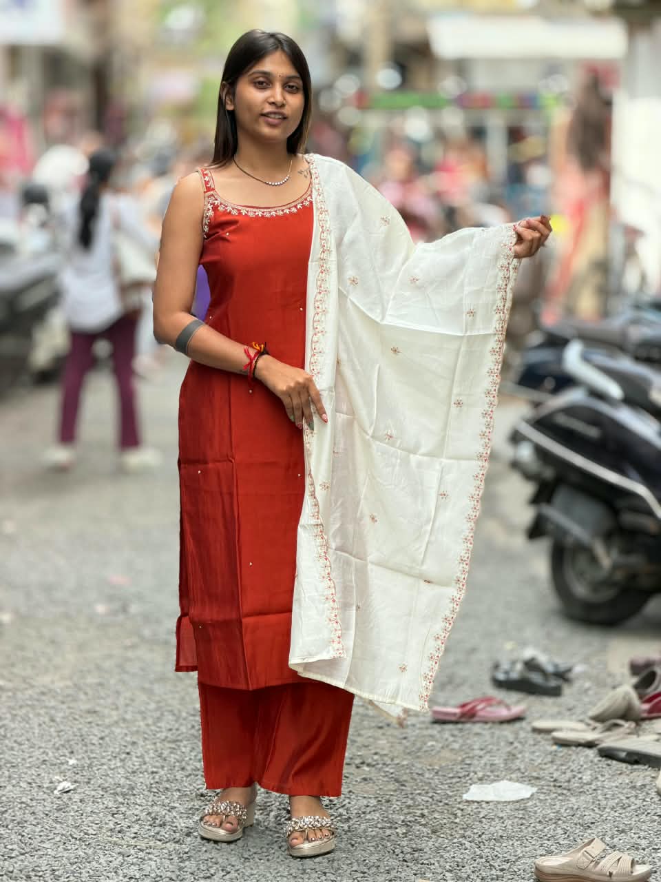 SHAGUN FASHION Exclusive Sleeveless Handwork Kurti Pant Set with Cutwork Embroidered Dupatta