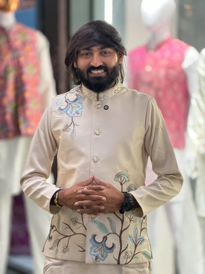 SHAGUN FASHION Designer Floral Embroidery Kurta Set with Matching Jacket