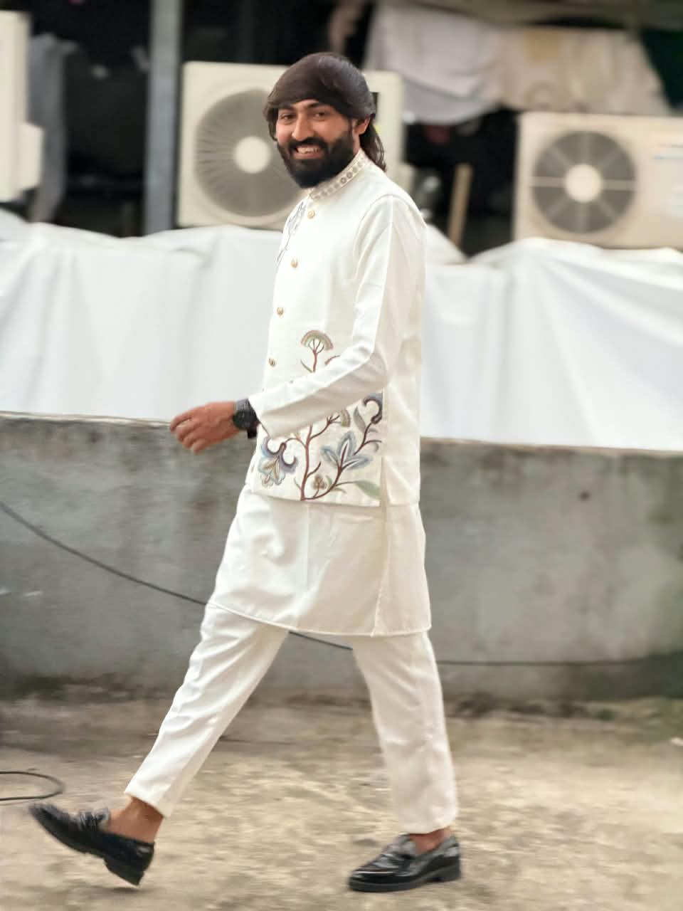 SHAGUN FASHION Designer Floral Embroidery Kurta Set with Matching Jacket