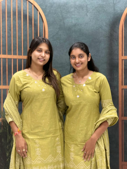 SHAGUN FASHION Premium Bandhani Printed Cotton Kurti Pant Dupatta Set | Exclusive Collection on zankhi.in