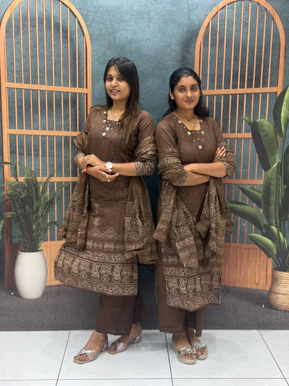 SHAGUN FASHION Premium Bandhani Printed Cotton Kurti Pant Dupatta Set | Exclusive Collection on zankhi.in