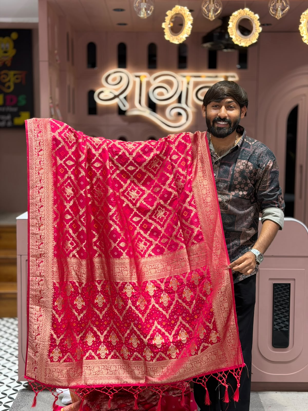 SHAGUN FASHION Premium Gajji Silk Patola & Bandhani Print Saree with Heavy Zari Weaved Pallu & Tassels
